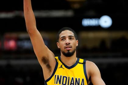 Tyrese Haliburton festeja un triple de los Pacers de indiana ante los Bulls de Chicago, en el partido del jueves 28 de diciembre de 2023 (AP Foto/Erin Hooley)