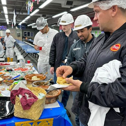 Tyson Foods también es el proveedor líder de proteínas para muchas cadenas de restaurantes nacionales, incluidos restaurantes de servicio rápido