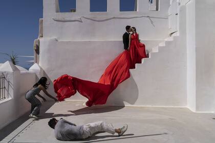 Tzuchi Lin y Yingtung Huang durante la sesión de fotos previa a su boda