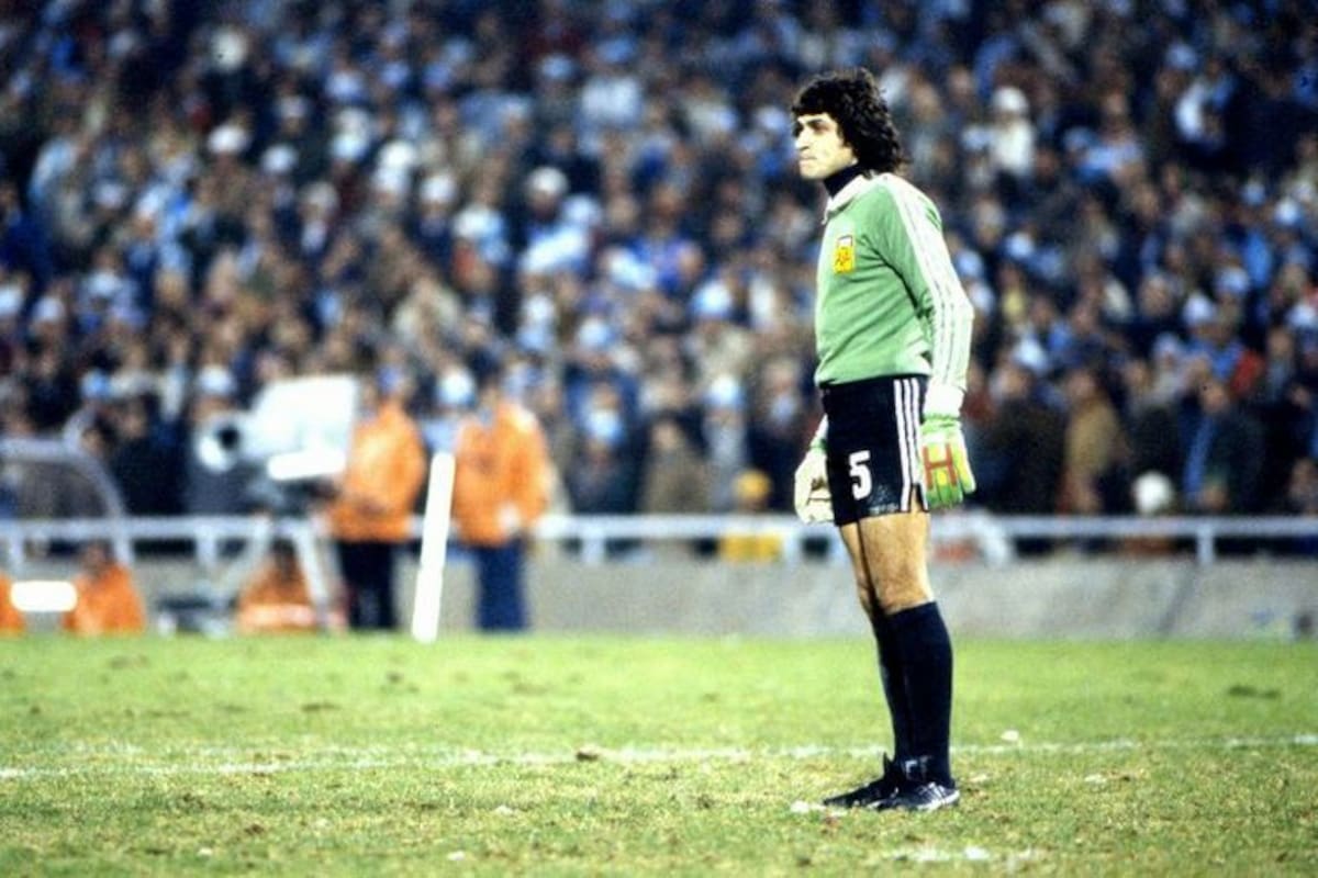 Ubaldo Fillol, con la camiseta número 5 en la selección argentina
