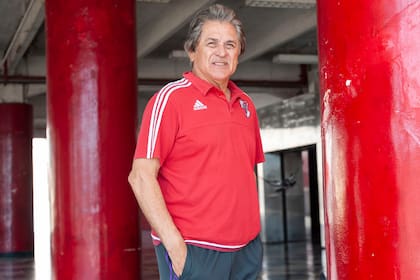 Ubaldo Matildo Fillol, un emblema de la historia argentina entre los arqueros, revela sus pensamientos sobre un puesto donde los jóvenes no tienen oportunidades en la primera división.