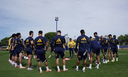 Ubeda encabezó este martes una práctica cargada en Ezeiza, con el clima tenso por la eliminación y por las despedidas de Frank Fabra y Cristian Lema.