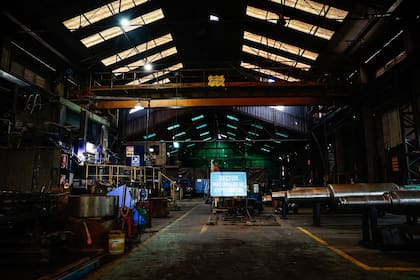 Ubicada en Burzaco sobre un predio de 45.000 metros cuadrados,, la planta cuenta con 10 hornos de inducción