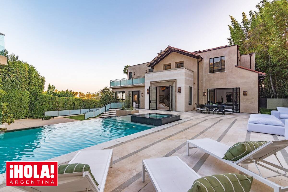 Ubicada en Hollywood Hills, la casa es una de las cuatro propiedades que la cantante tiene en California.