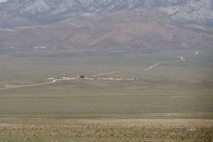 Ubicado a 200 kilómetros de Las Vegas, es la única vivienda que limita con la misteriosa Área 51, la base militar norteamericana más conocida en el mundo por las historias de naves extraterrestres