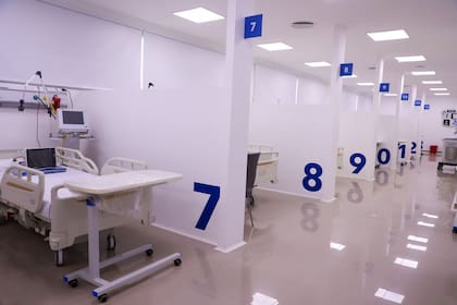 Ubicado en el kilómetro 52,5 de la autopista Panamericana, está equipado con 76 camas y 15 consultorios