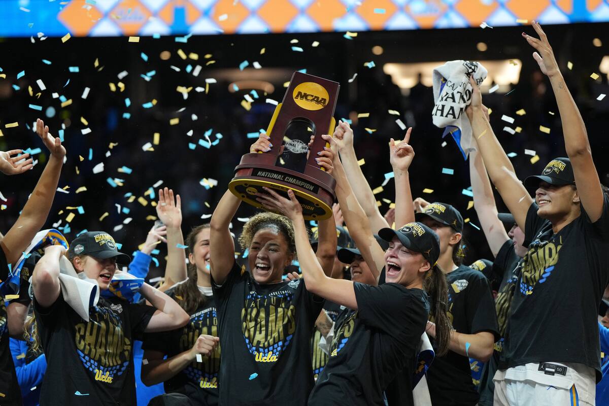 UCLA gana su primer campeonato nacional de la NCAA tras vencer 79-51 a South Carolina
