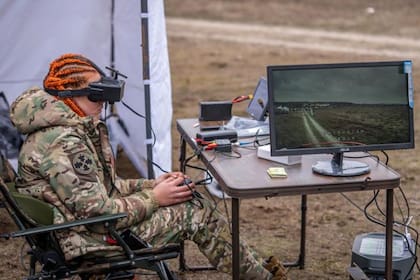 Ucrania está tratando de aumentar el uso de drones de fibra óptica
