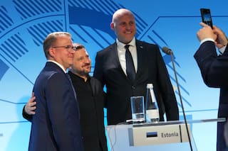 Ucrania iniciará conversaciones para adhesión a la UE, iniciando reformas en medio de invasión rusa