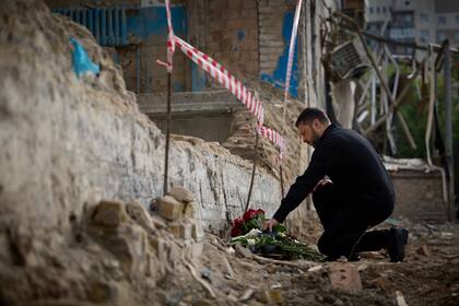 Ucrania recibió al menos 20 cuerpos de soldados rusos en recientes intercambios, dice Zelenskyy