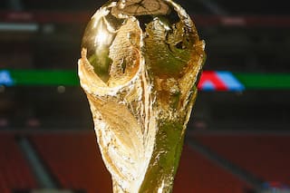 UEFA: Sanción histórica a Prestianni