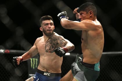 El argentino de 25 años derrotó al mexicano Héctor Aldana en su debut en la UFC