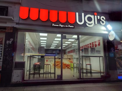 Ugi's logró recuperarse del impacto que significó la pandemia y hoy el control de la cadena está en manos de tres hermanos Solís: Hugo Diego, Jesica Lorena Alicia y Damián Hugo.