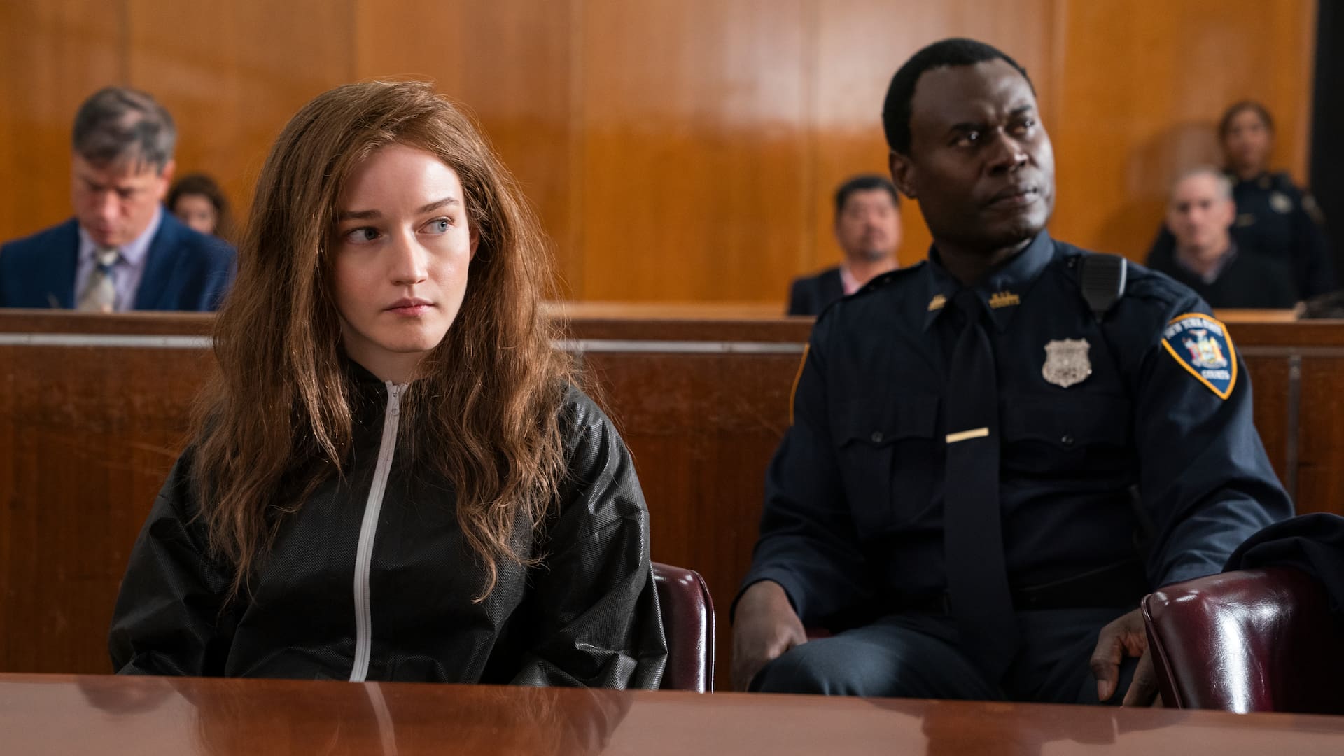 Julia Garner como Anna Delvey en Inventando a Anna