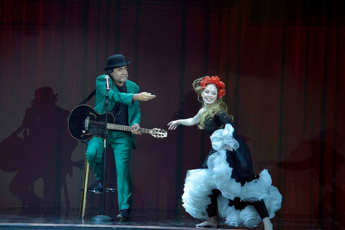 Ulises Bueno como Joaquín Sabina