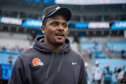 Últimas demandas contra el quarterback Deshaun Watson por masajes son desestimadas