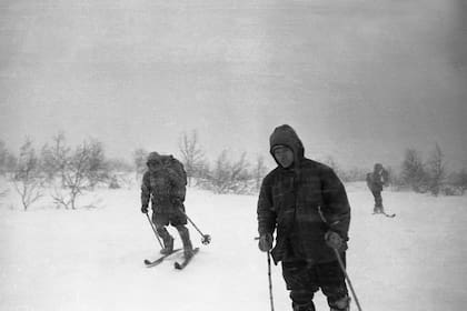 Últimas imágenes de los expedicionarios de Dyatlov. "Los golpes que sufrieron los alpinistas jamás podrían haber sido provocados por una avalancha", dice el autor