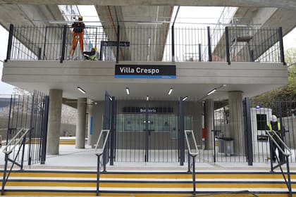 Últimos detalles para la inauguración de la estación Villa Crespo del tren San Martín