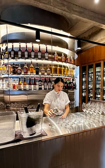 Ultramarinos, una apuesta a los pescados y mariscos de calidad en el Barrio Chino.