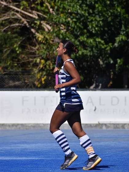 Uma estudia periodismo y juega al hockey en San Carlos Hockey (Foto: Instagram @umagranata)