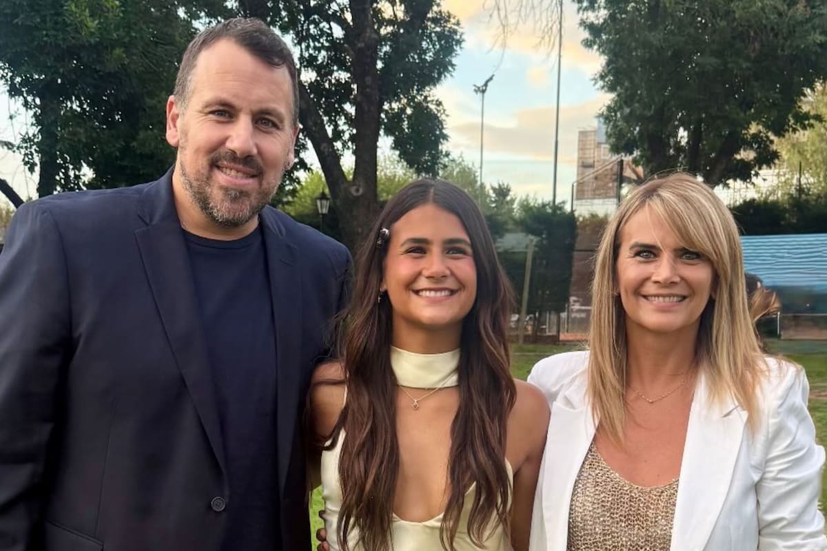 Uma, la hija de Cristian Fabbiani y Amalia Granata, tiene 18 años y encontró su lugar en el periodismo y el hockey (Foto: Instagram @amaliagranata)