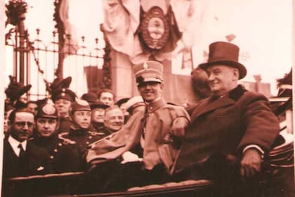 Umberto I (izquierda), último rey de Italia y abuelo de Manuel Filiberto