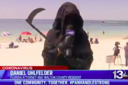 Un abogado protestó en Florida por la reapertura de las playas en medio de la pandemia de coronavirus