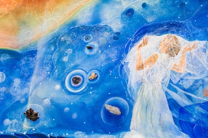 Un abrazo a las madres en su día. Foto de archivo