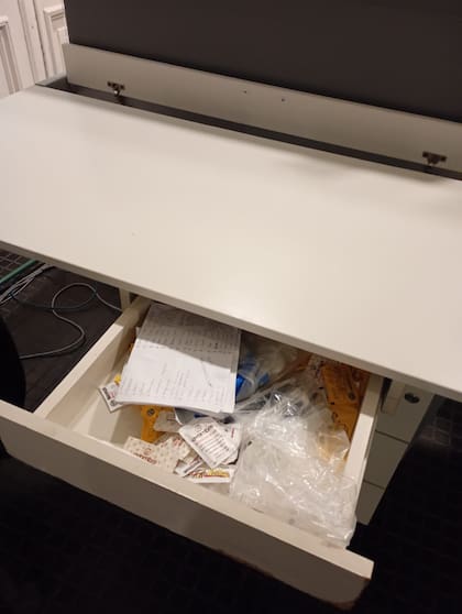 Un acreditado de prensa en la Casa Rosada encontró así su cajón personal tars el fin de semana