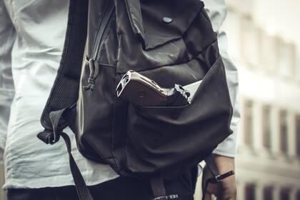 Un adolescente con una pistola