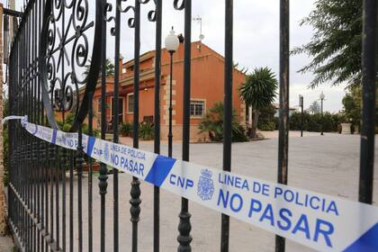 Un adolescente de 15 años asesinó a sus padres y su hermano de 10 años en esta casa del poblado rural de Algoda, en España