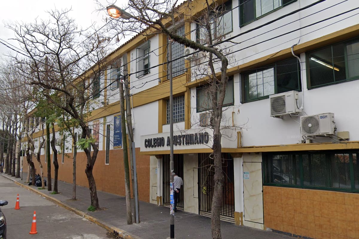 Un adolescente modificaba fotos de sus compañeras con Inteligencia Artificial para que quedaran desnudas y las vendía