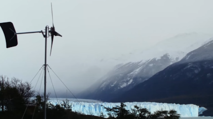 Un aerogenerador instalado en el Parque Nacional Los Glaciares por el equipo de energías renovables de APN