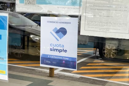 Un afiche del programa Cuota Simple