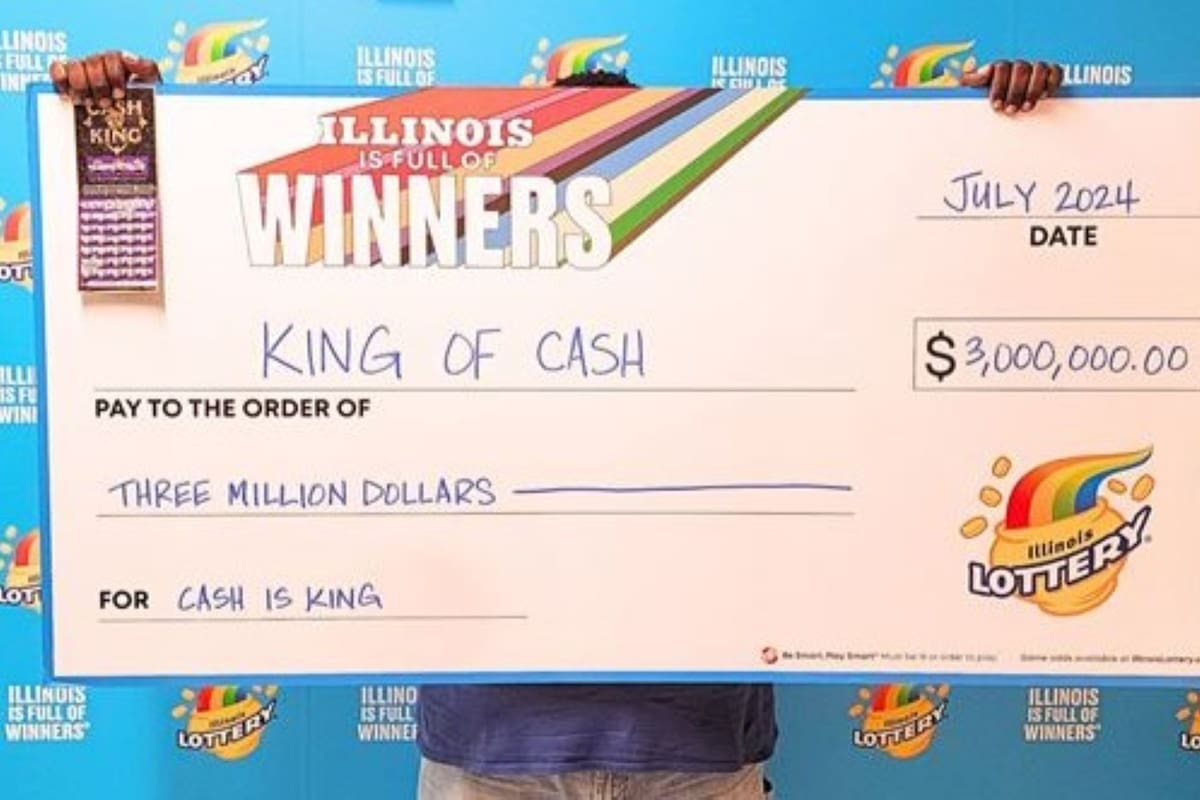 Un afortunado residente de los suburbios occidentales de Chicago se convirtió en el “rey del efectivo” tras ganar la impresionante suma de US$3 millones en la lotería de Illinois. (Imagen cortesía de ILLINOIS LOTTERY)
