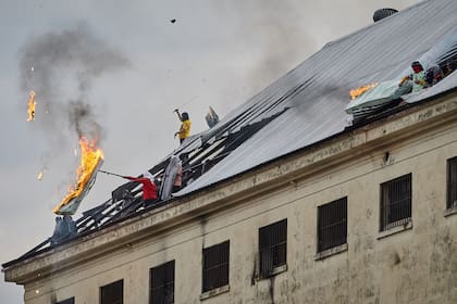 Un motín en la cárcel de Devoto durante la pandemia, el 24 de abril de 2020