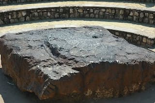 Encontró una extraña roca enterrada en su granja y resultó ser el meteorito más grande de la Tierra