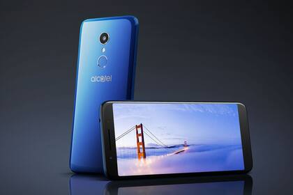 Un Alcatel 3, tiene tres variantes con diferente tamaño de pantalla
