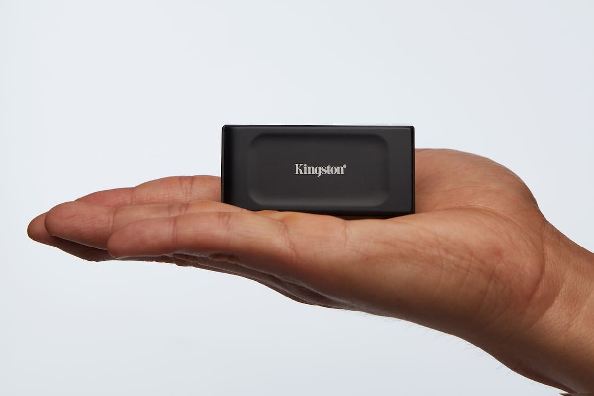 Un almacenamiento externo Kingston SSD XS1000