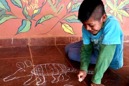 Un alumno de la escuela Mbyá Guaraní