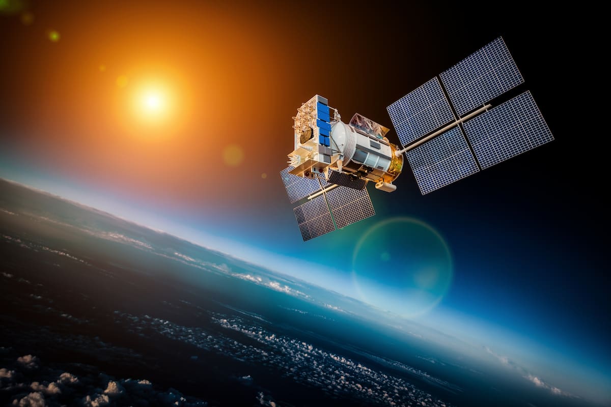 Un ambicioso proyecto de Google llamado Project Suncatcher tiene como objetivo colocar centros de datos de inteligencia artificial en el espacio y aprovechar la energía del Sol para alimentarlos
