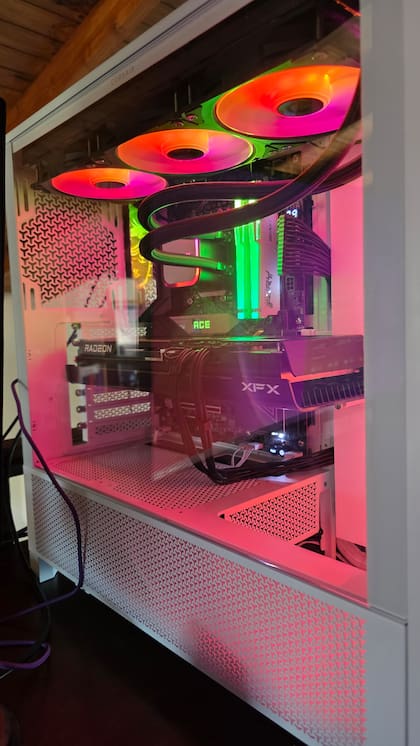 Un AMD Ryzen 9 9950X3D2 Dual Edition en el gabinete Corsair Frame 4000D RS ARGB White con refrigeración líquida