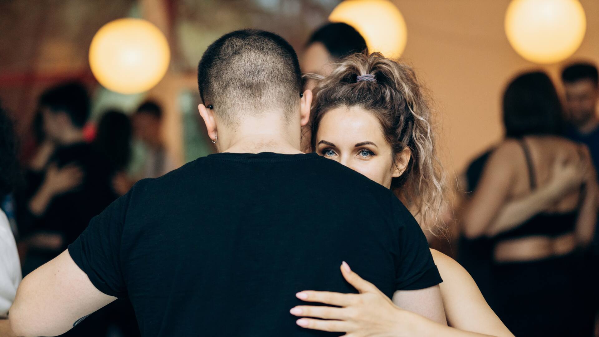 Un amor al ritmo de la salsa