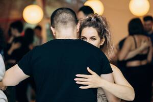 Un amor al ritmo de la salsa