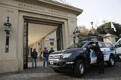 Un amplio operativo se llevó a cabo ayer en el Hipódromo; lo mismo ocurrió en el Casino flotante
