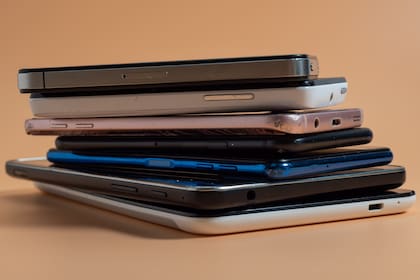 Un análisis de mercado proyectó un aumento en el precio de los teléfonos celulares para el 2026