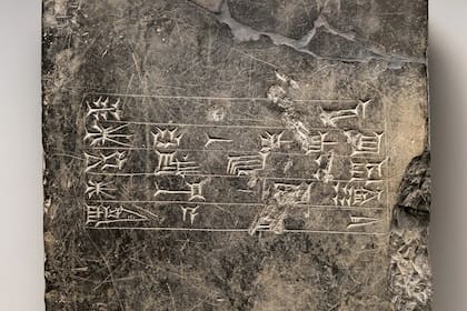 Un análisis paleo-arqueológico asegura que la escritura humana inició hace 40.000 años y no con los sumerios