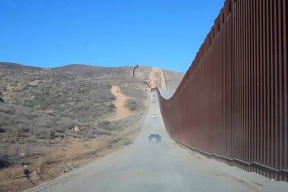 Un análisis reciente del Pew Research Center reveló que, por primera vez en más de cinco décadas, el número de inmigrantes que abandonan Estados Unidos supera al de quienes llegan