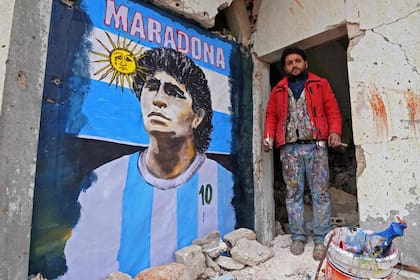 Un artista sirio pintó un mural para conmemorar a Diego Maradona