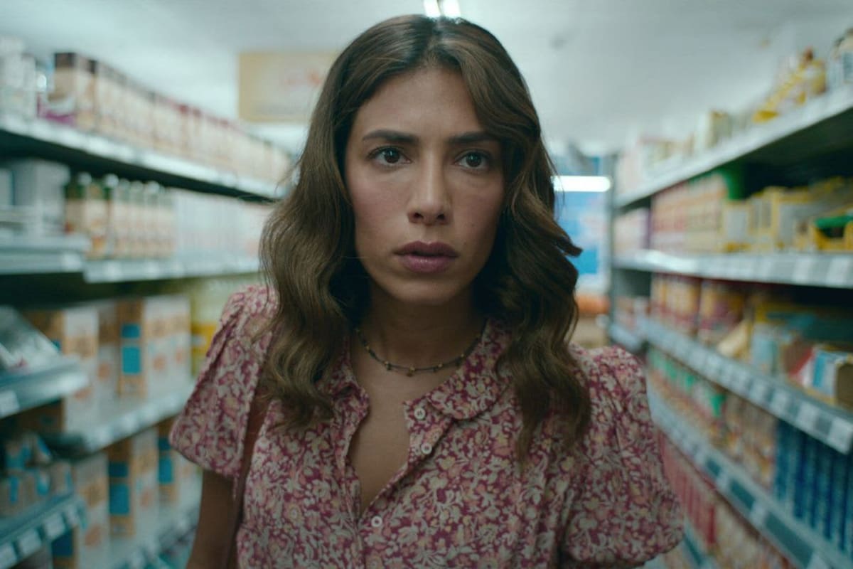 Un asalto a un supermercado es el hecho que desencadena la historia de esta misteriosa mujer